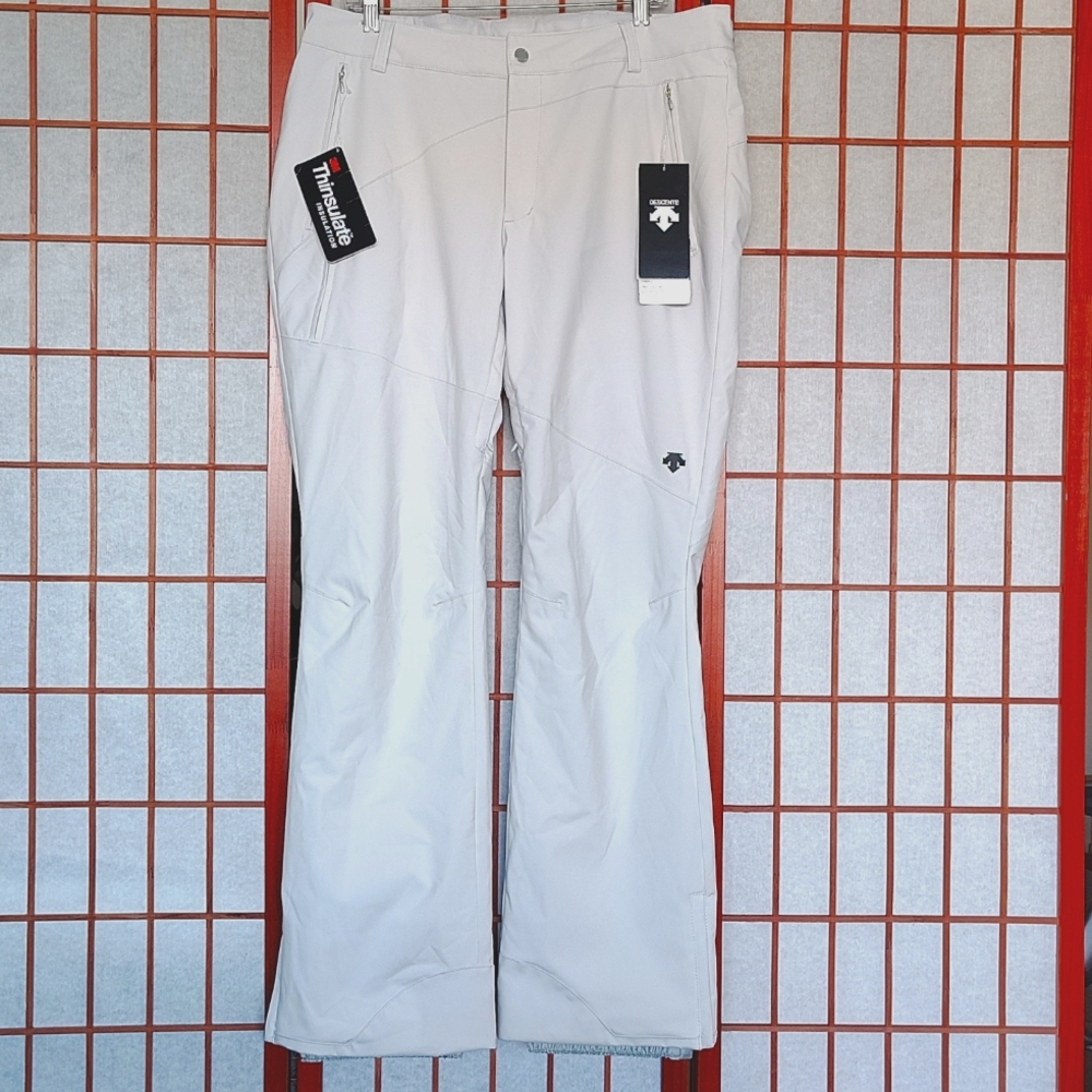 KEEP YOURSELF WARM - Descente White Multilayered Thermal Pants. Size: 14